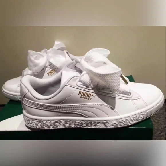 Puma sneaker with large bowknot US9.5 - Picture 1 of 6